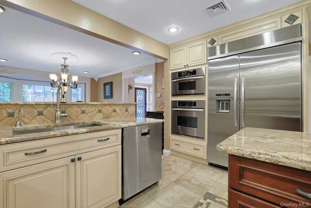 8 Dunmore Road, New City, NY 10956 - Photo 15 of 48
