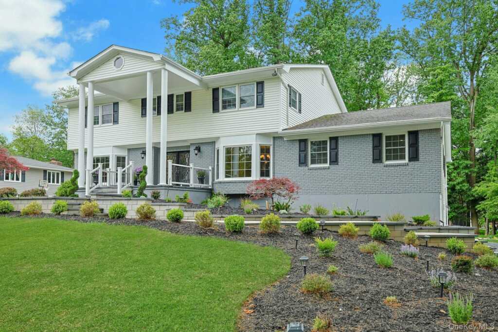 8 Dunmore Road, New City, NY 10956 - Photo 3 of 48