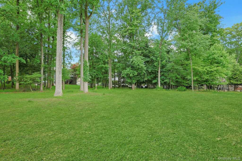 8 Dunmore Road, New City, NY 10956 - Photo 42 of 48