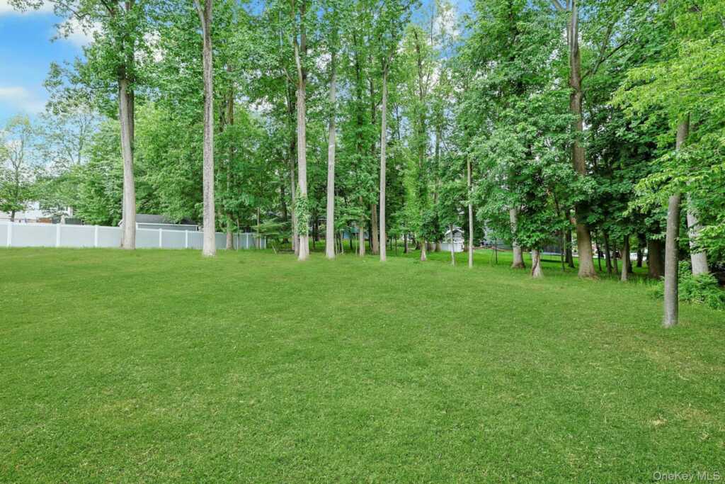 8 Dunmore Road, New City, NY 10956 - Photo 43 of 48