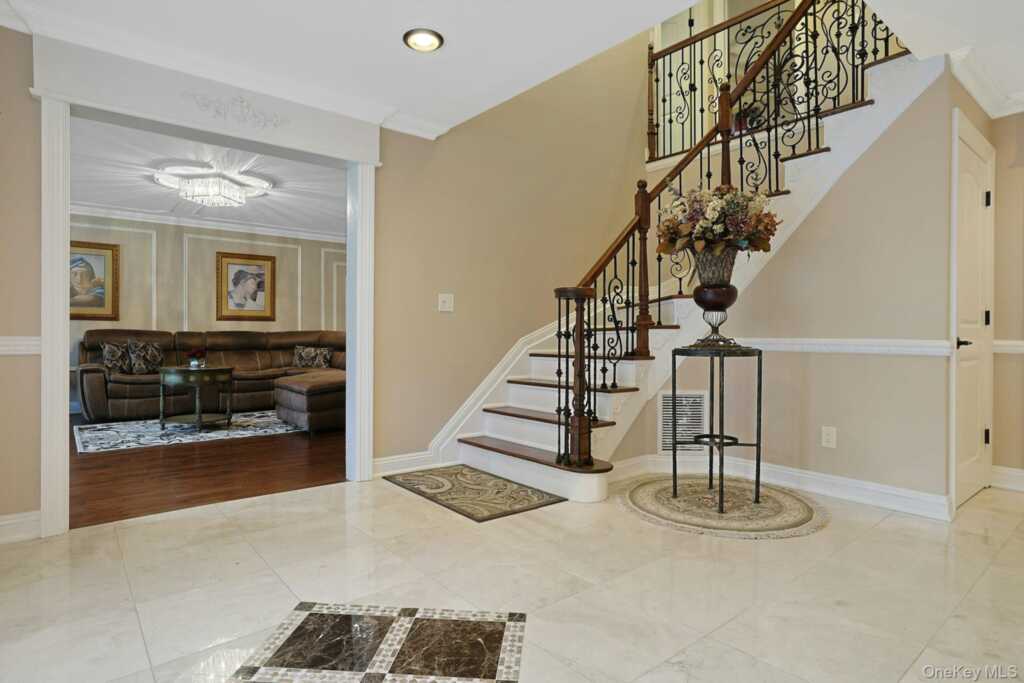 8 Dunmore Road, New City, NY 10956 - Photo 7 of 48