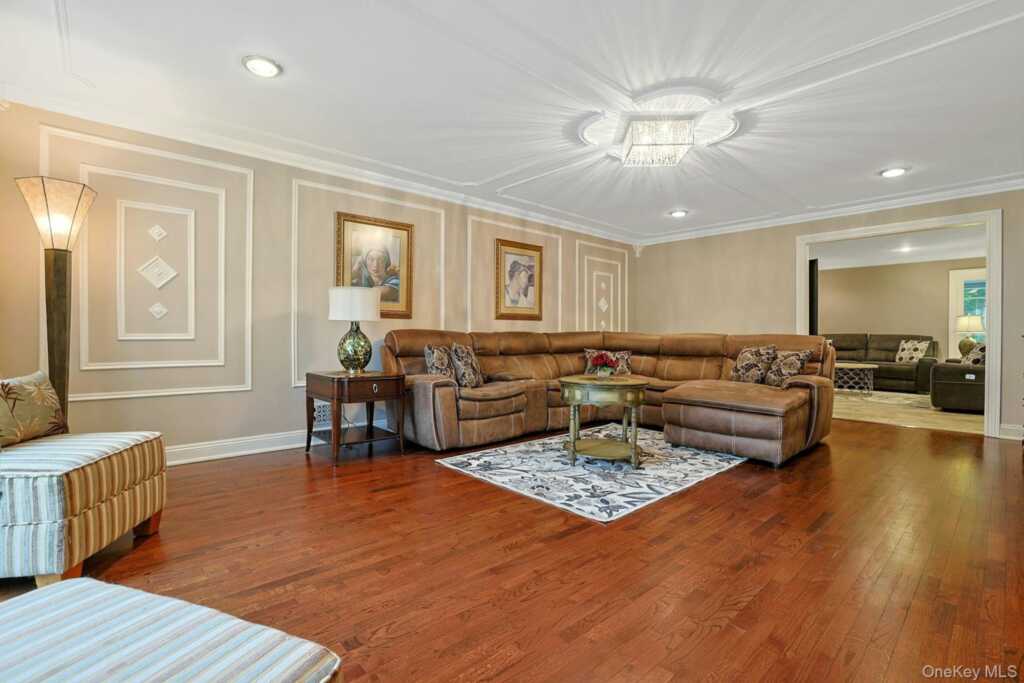 8 Dunmore Road, New City, NY 10956 - Photo 9 of 48