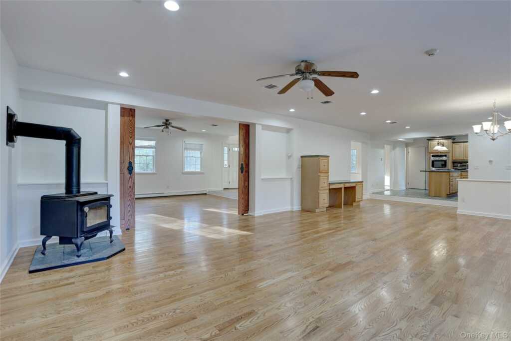 21 Mile Road, Suffern, NY 10901 - Photo 7 of 41
