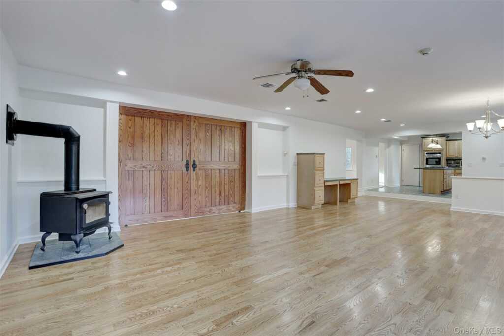 21 Mile Road, Suffern, NY 10901 - Photo 8 of 41