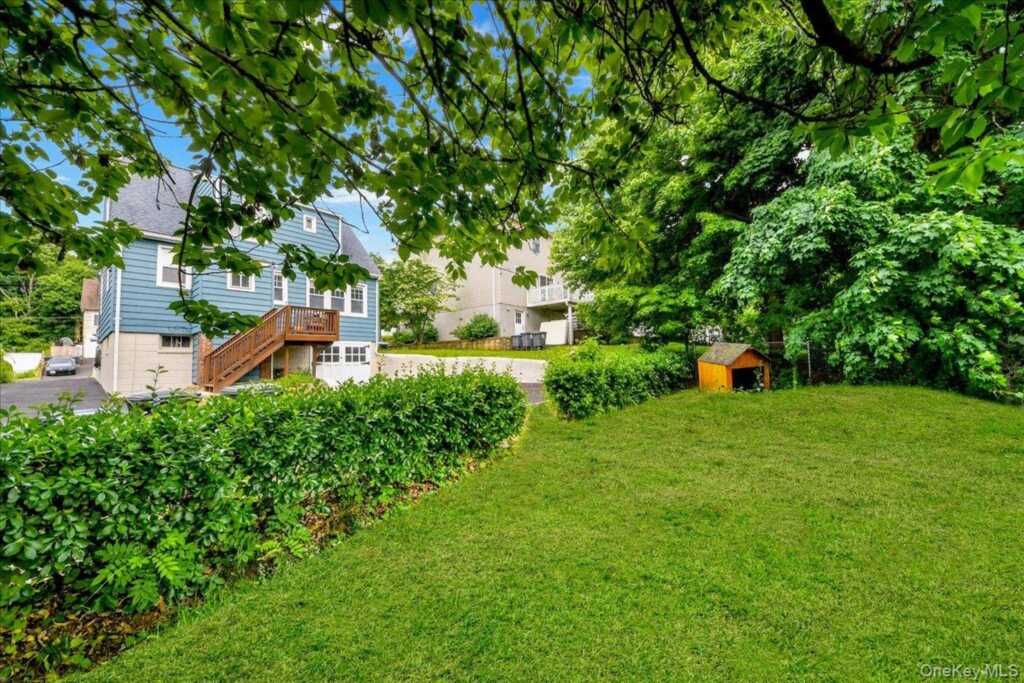 45 Mt Morris Avenue, White Plains, NY 10604 - Photo 5 of 26