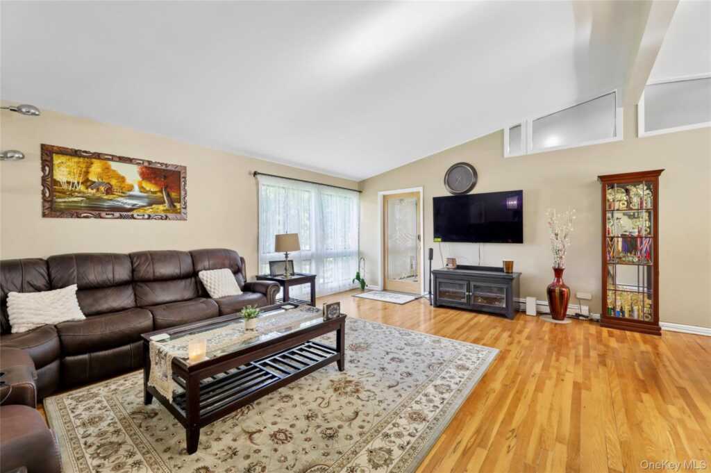 5 Shagbark Court, New City, NY 10956 - Photo 5 of 36