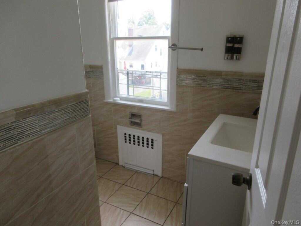 51 Howard Parkway, New Rochelle, NY 10801 - Photo 10 of 13