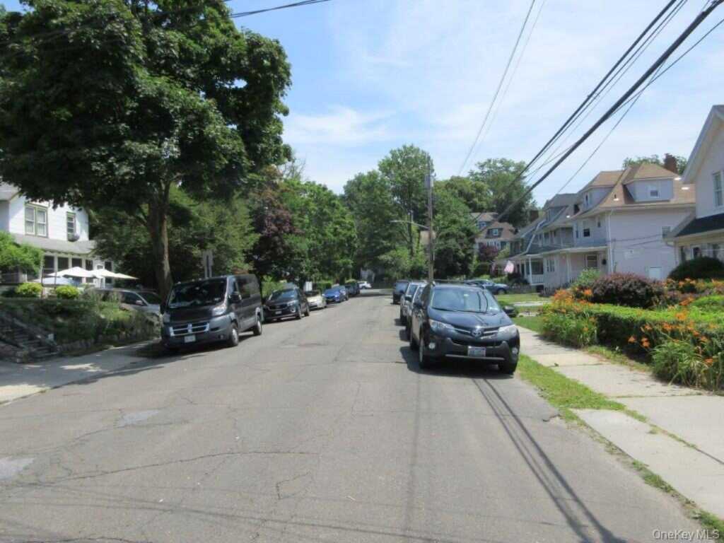 51 Howard Parkway, New Rochelle, NY 10801 - Photo 13 of 13