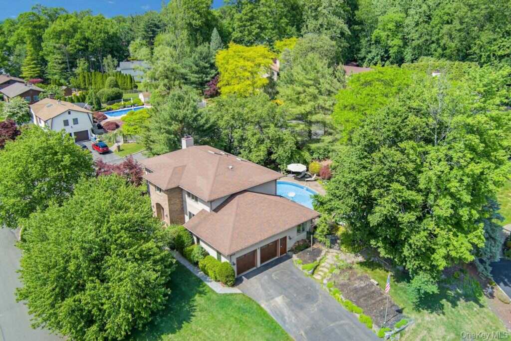 22 Peach Street, Nanuet, NY 10954 - Photo 2 of 41