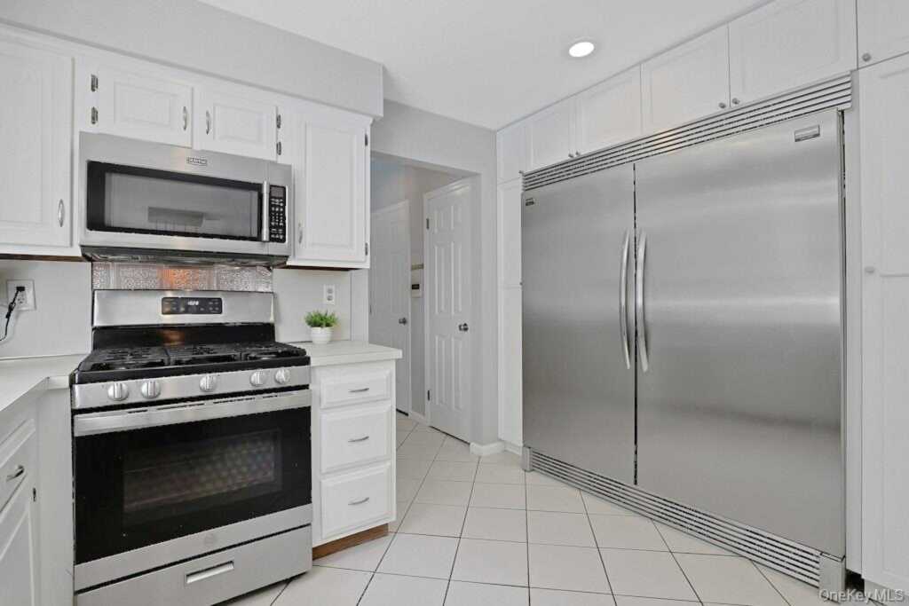 22 Peach Street, Nanuet, NY 10954 - Photo 24 of 41