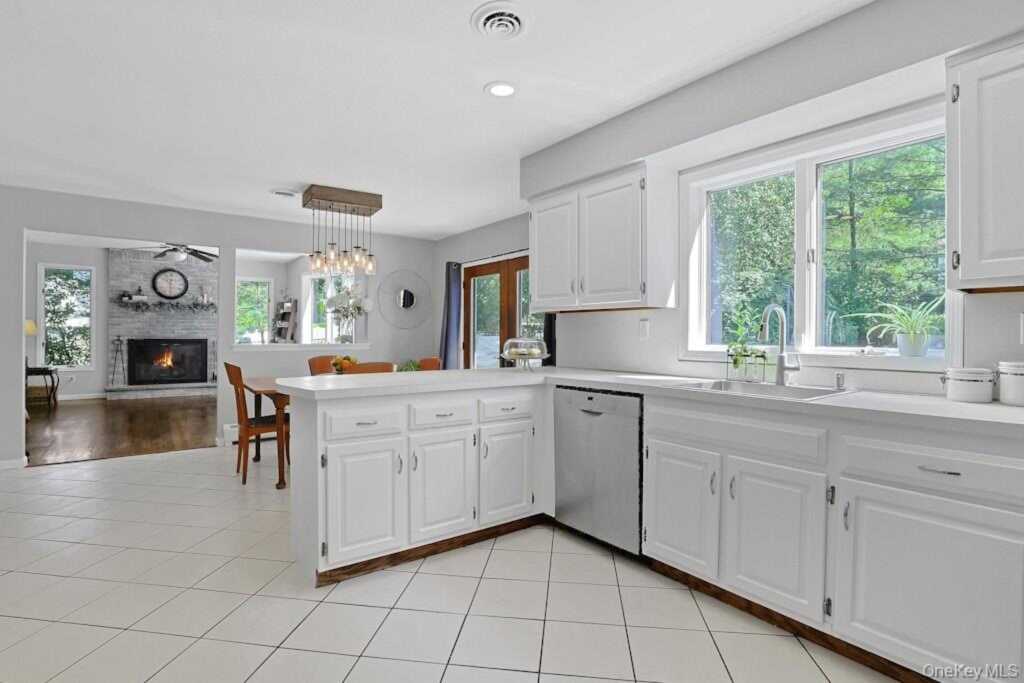 22 Peach Street, Nanuet, NY 10954 - Photo 26 of 41