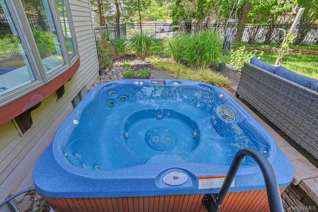 22 Peach Street, Nanuet, NY 10954 - Photo 9 of 41