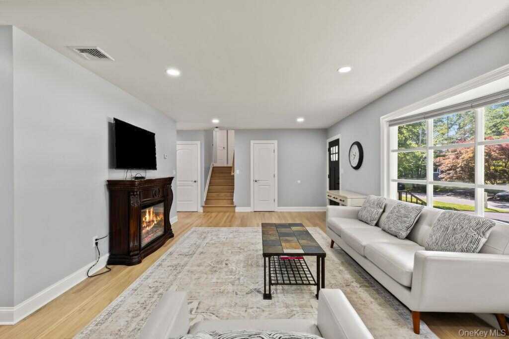 16 Loraine Drive, New City, NY 10956 - Photo 13 of 46