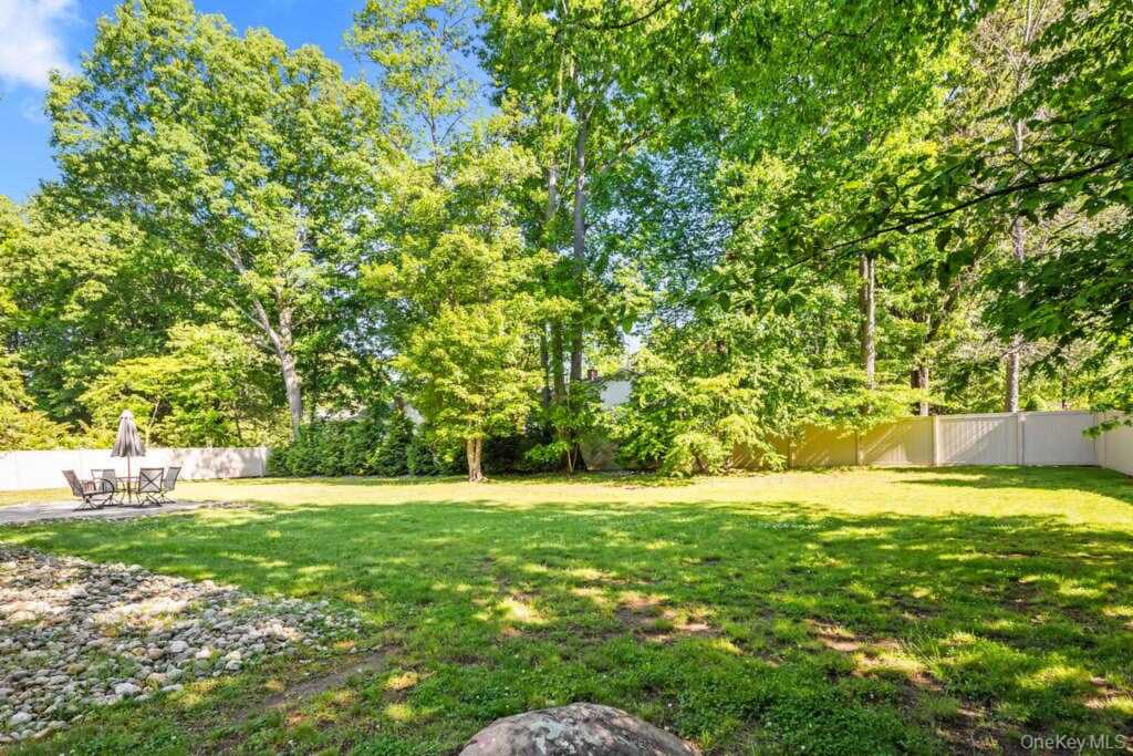 16 Loraine Drive, New City, NY 10956 - Photo 7 of 46