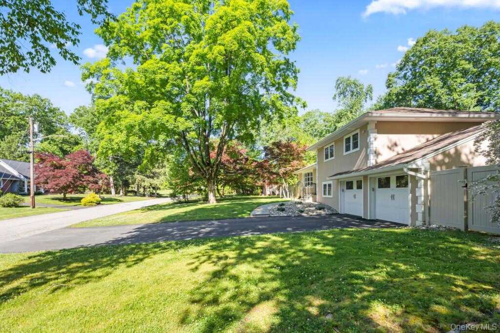 16 Loraine Drive, New City, NY 10956 - Photo 8 of 46
