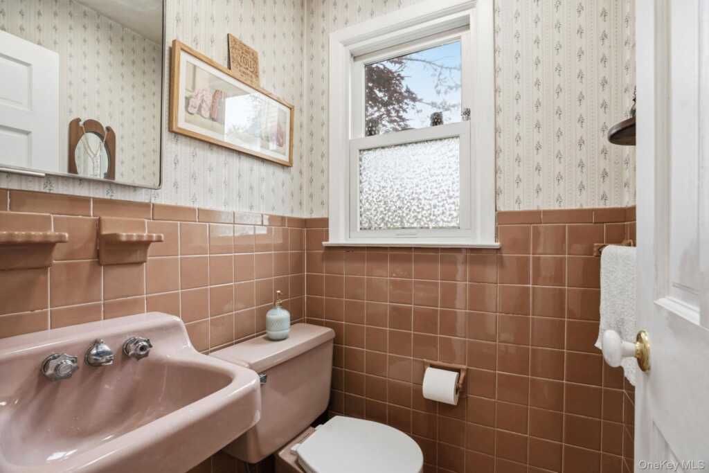 857 Webster Avenue, New Rochelle, NY 10804 - Photo 11 of 27