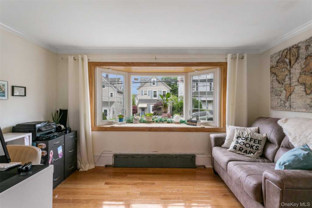 38 Emmett Terrace, New Rochelle, NY 10805 - Photo 12 of 36