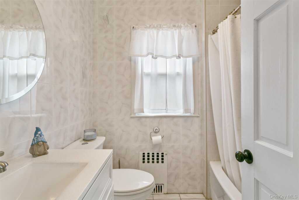 38 Emmett Terrace, New Rochelle, NY 10805 - Photo 20 of 36