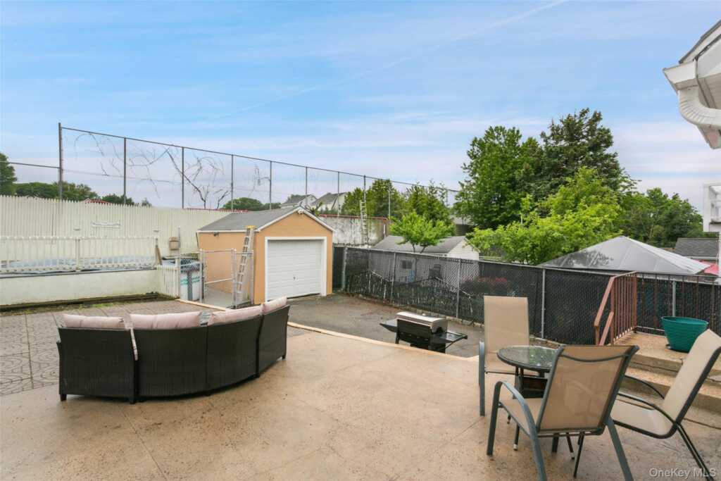 38 Emmett Terrace, New Rochelle, NY 10805 - Photo 31 of 36