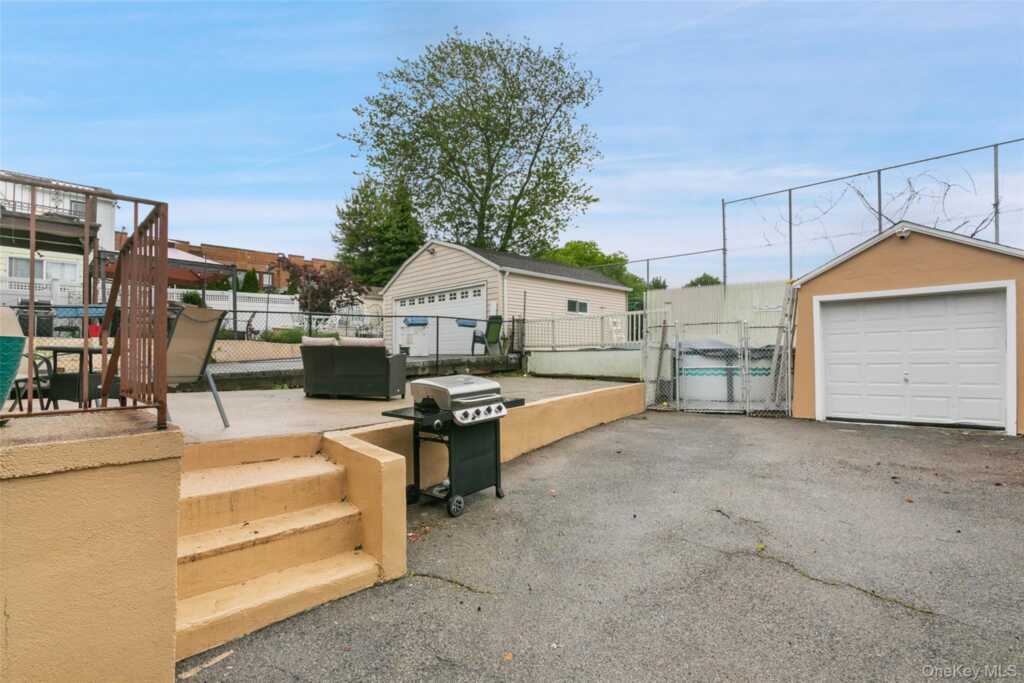 38 Emmett Terrace, New Rochelle, NY 10805 - Photo 36 of 36