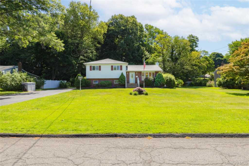 6 Beech Street, Nanuet, NY 10954 - Photo 2 of 31