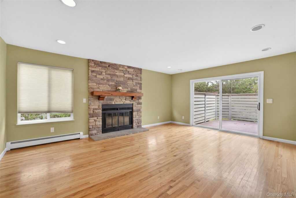 3 Leir Court, White Plains, NY 10605 - Photo 10 of 50