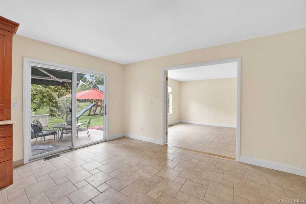 3 Leir Court, White Plains, NY 10605 - Photo 13 of 50