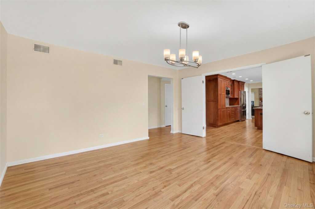 3 Leir Court, White Plains, NY 10605 - Photo 15 of 50
