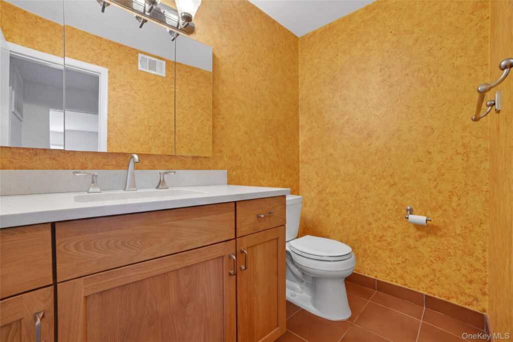 3 Leir Court, White Plains, NY 10605 - Photo 17 of 50