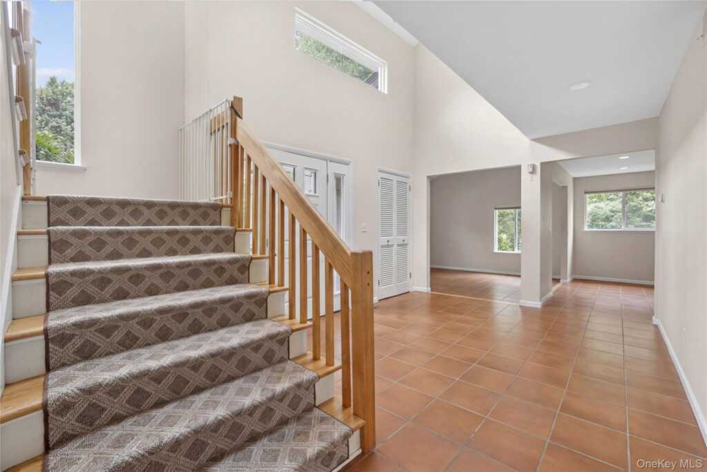 3 Leir Court, White Plains, NY 10605 - Photo 18 of 50