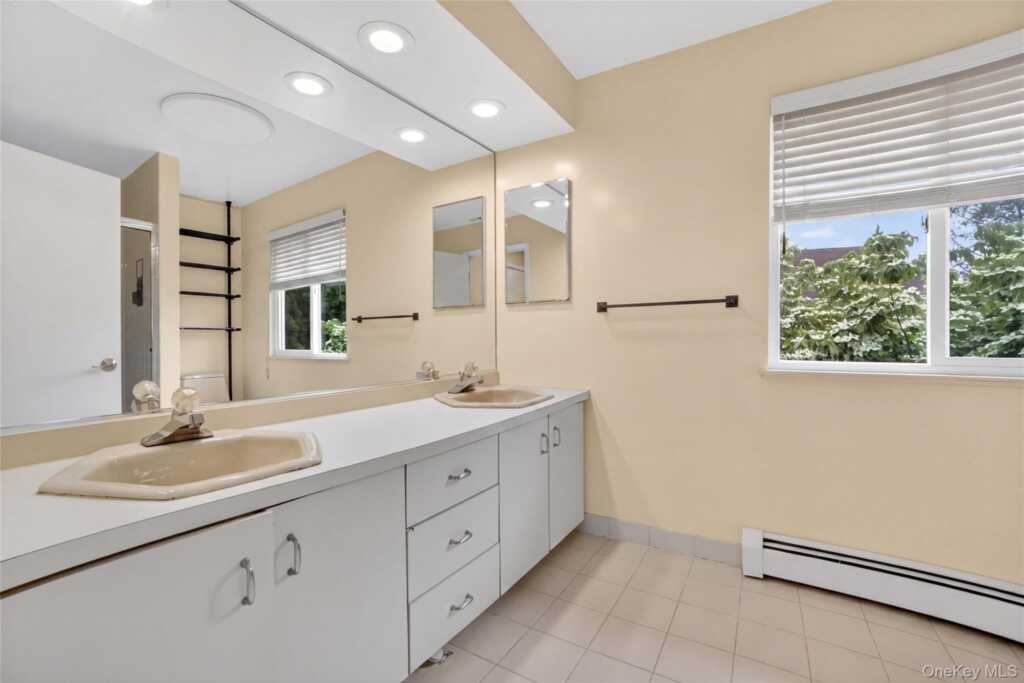 3 Leir Court, White Plains, NY 10605 - Photo 21 of 50