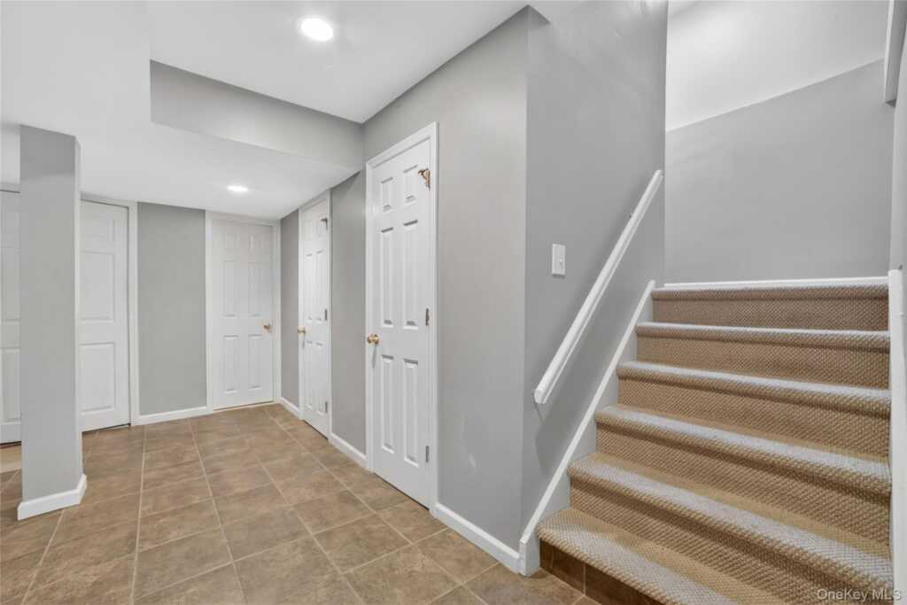 3 Leir Court, White Plains, NY 10605 - Photo 27 of 50