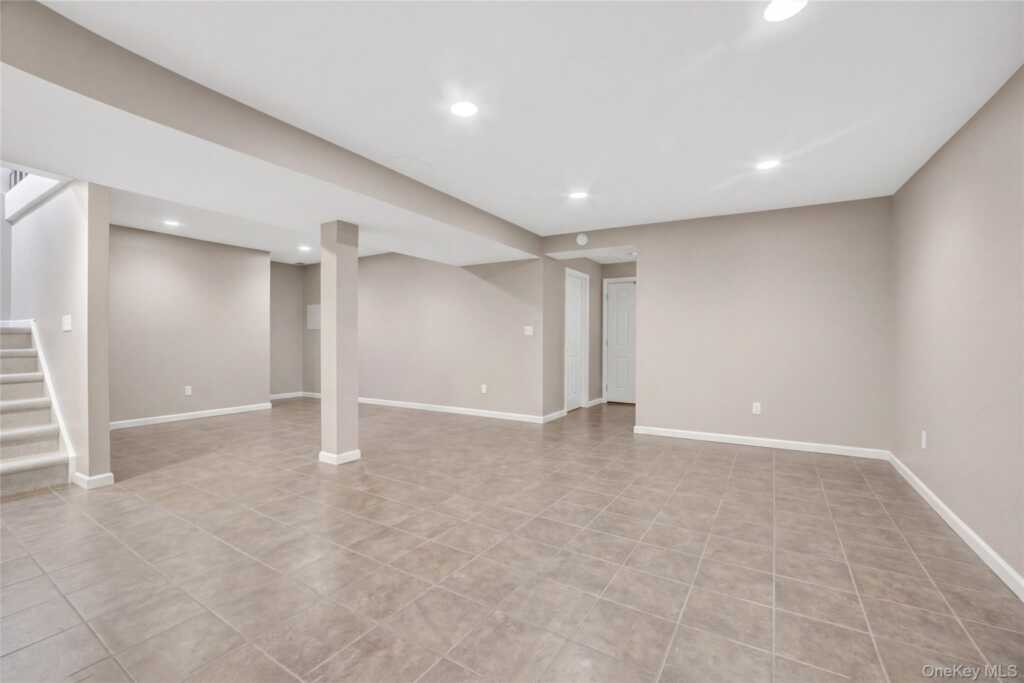3 Leir Court, White Plains, NY 10605 - Photo 29 of 50