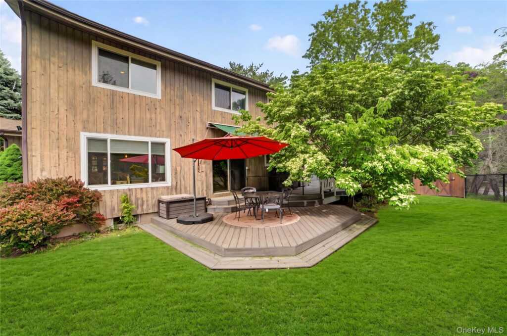 3 Leir Court, White Plains, NY 10605 - Photo 42 of 50