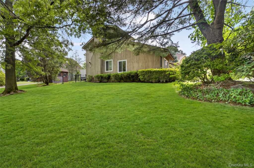 3 Leir Court, White Plains, NY 10605 - Photo 47 of 50