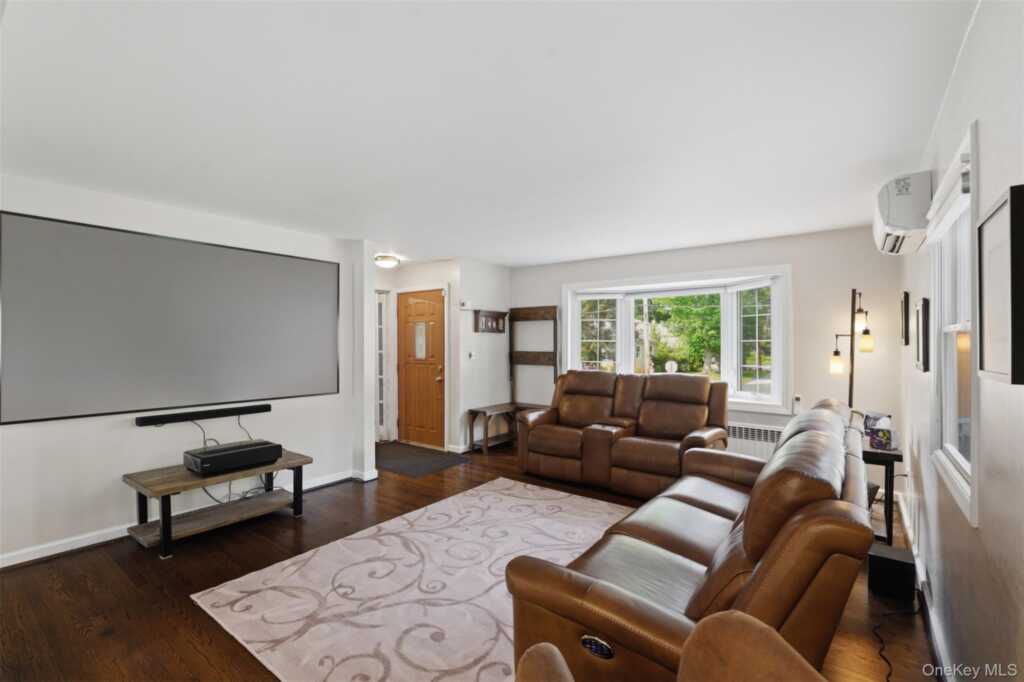 20 Terrace Avenue, Suffern, NY 10901 - Photo 2 of 37