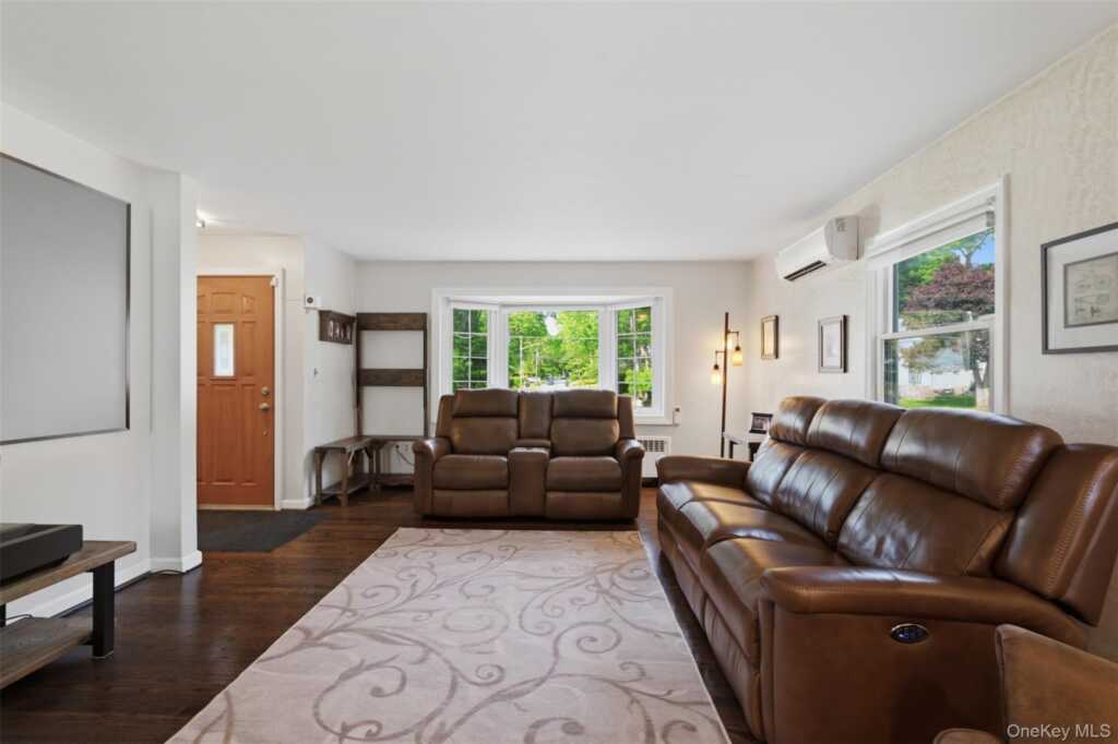 20 Terrace Avenue, Suffern, NY 10901 - Photo 6 of 37