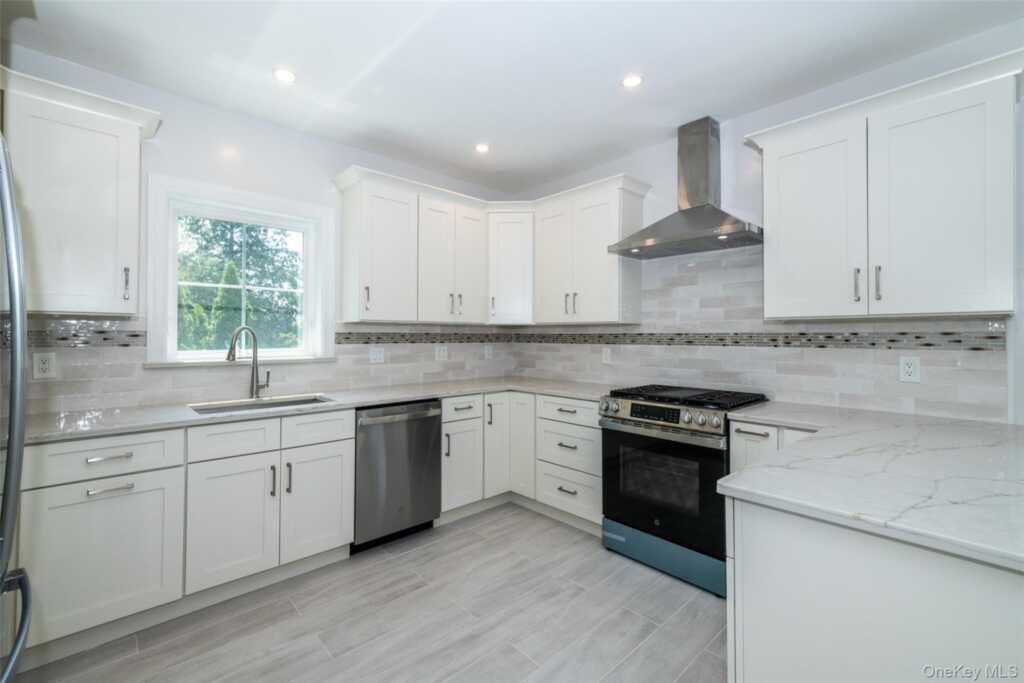 7 Alpha Place, Unit #First floor, New Rochelle, NY 10805 - Photo 2 of 26
