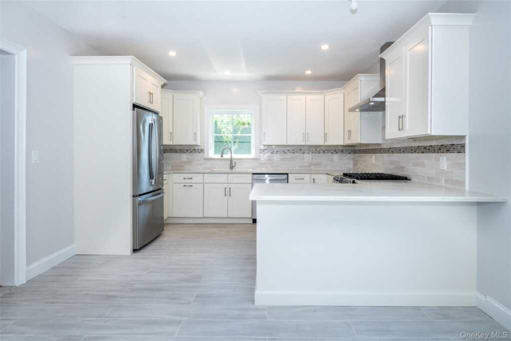 7 Alpha Place, Unit #First floor, New Rochelle, NY 10805 - Photo 7 of 26