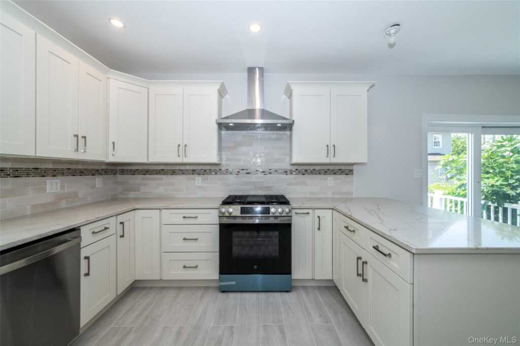7 Alpha Place, Unit #First floor, New Rochelle, NY 10805 - Photo 9 of 26