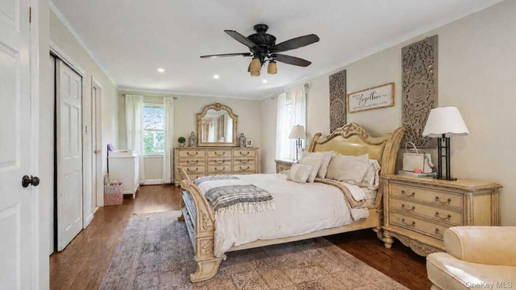 25 Manor Avenue, White Plains, NY 10605 - Photo 14 of 46