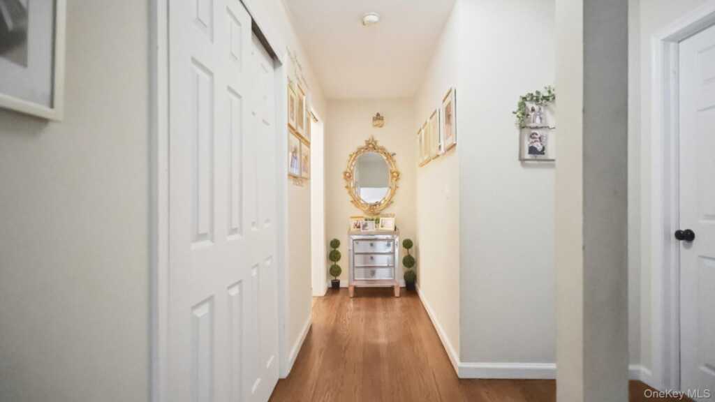 25 Manor Avenue, White Plains, NY 10605 - Photo 19 of 46
