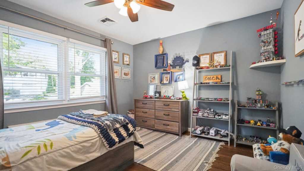25 Manor Avenue, White Plains, NY 10605 - Photo 23 of 46
