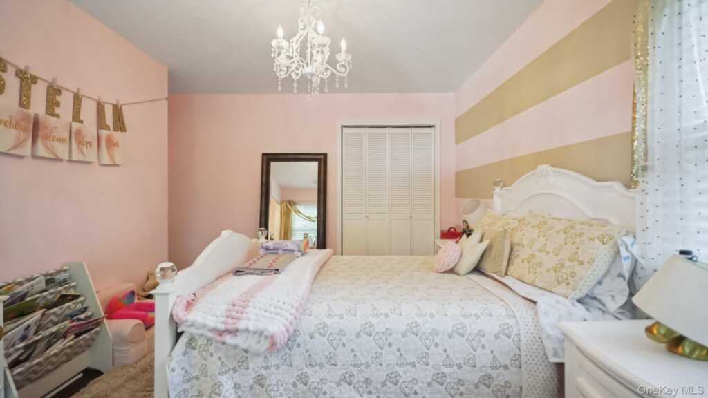 25 Manor Avenue, White Plains, NY 10605 - Photo 28 of 46