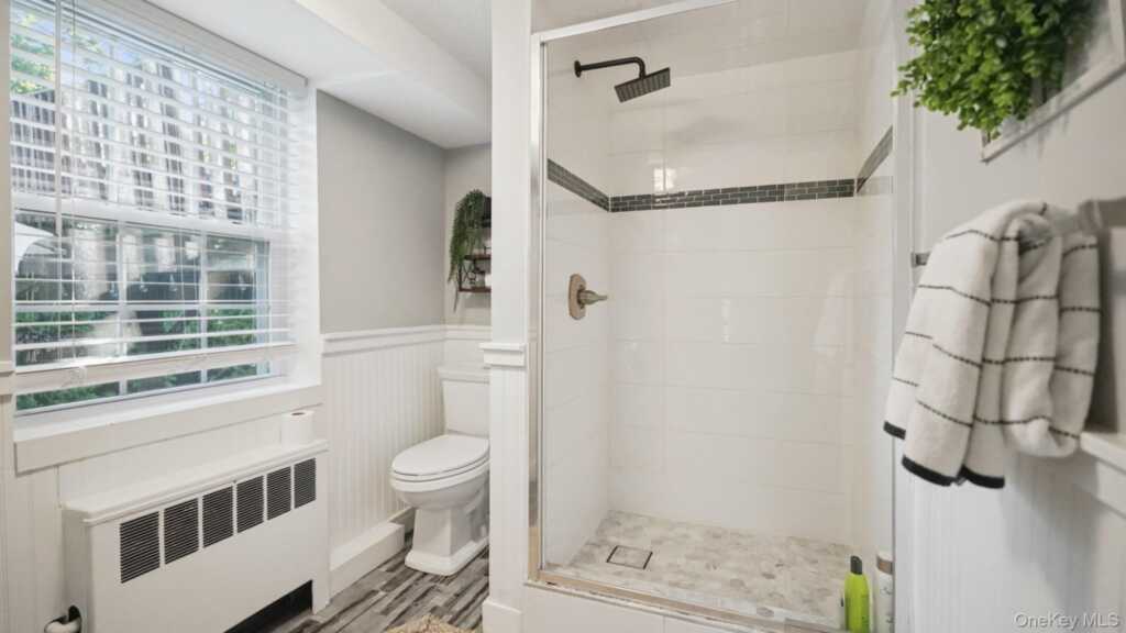25 Manor Avenue, White Plains, NY 10605 - Photo 33 of 46