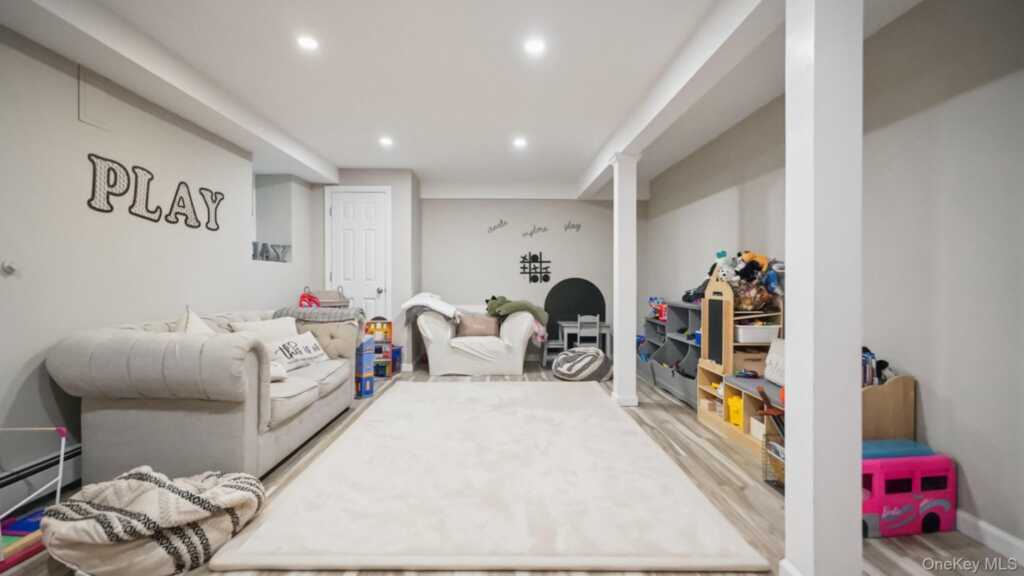 25 Manor Avenue, White Plains, NY 10605 - Photo 34 of 46