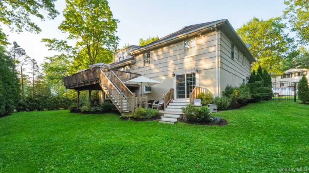 25 Manor Avenue, White Plains, NY 10605 - Photo 41 of 46