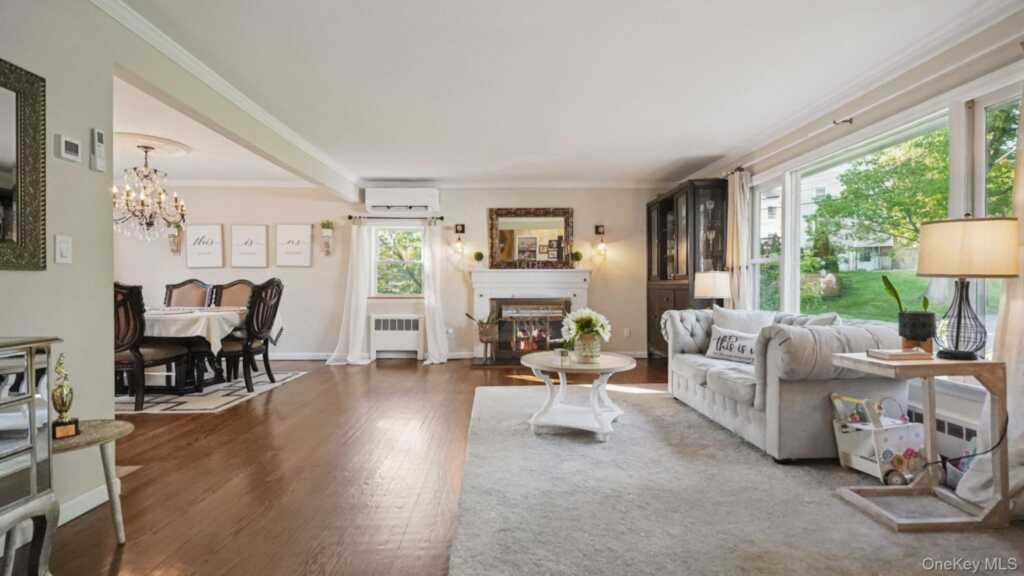 25 Manor Avenue, White Plains, NY 10605 - Photo 5 of 46
