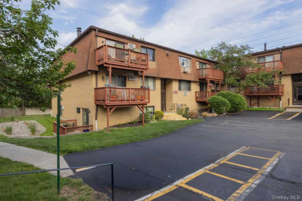 97B N Middletown Road, Unit #97B, Pearl River, NY 10965 - Photo 26 of 29