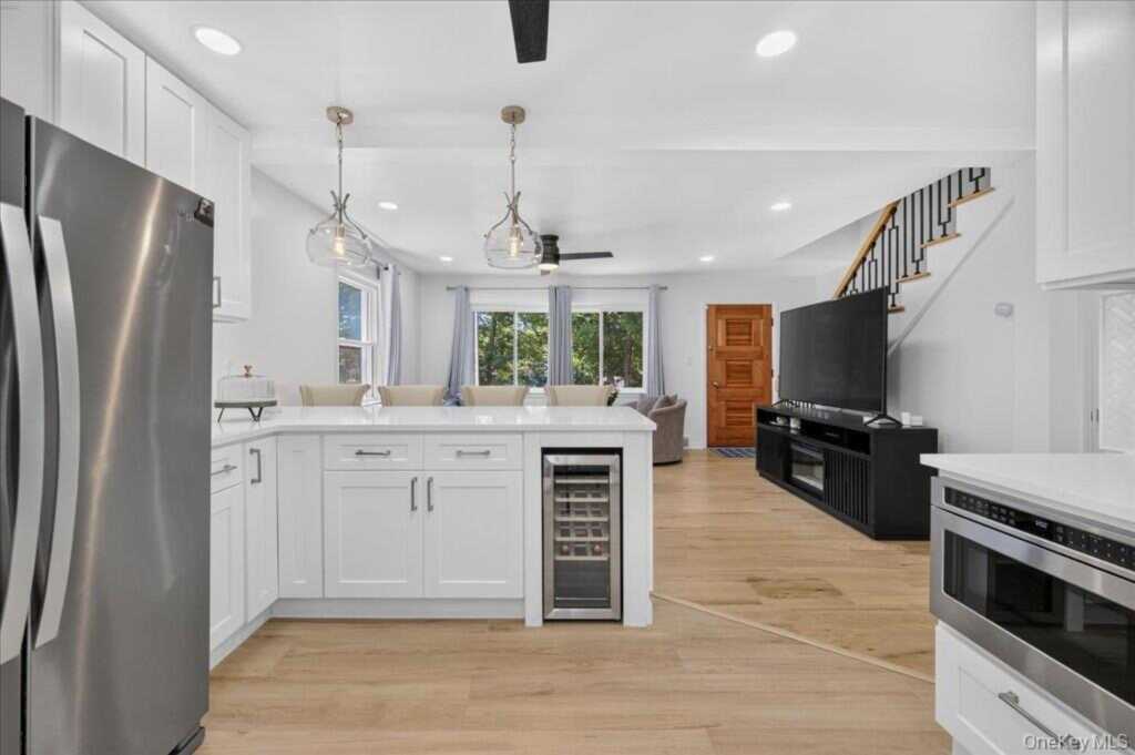33 Terrace Avenue, Suffern, NY 10901 - Photo 10 of 37